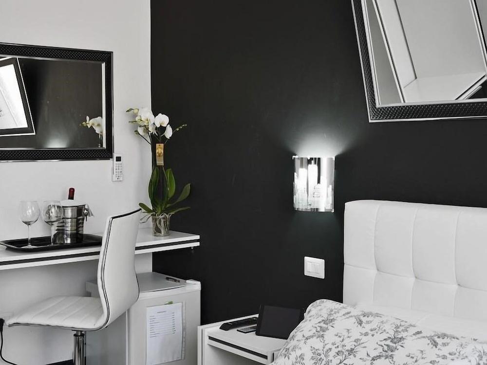 Black & White G&g Alojamento de Acomodação e Pequeno-almoço Roma